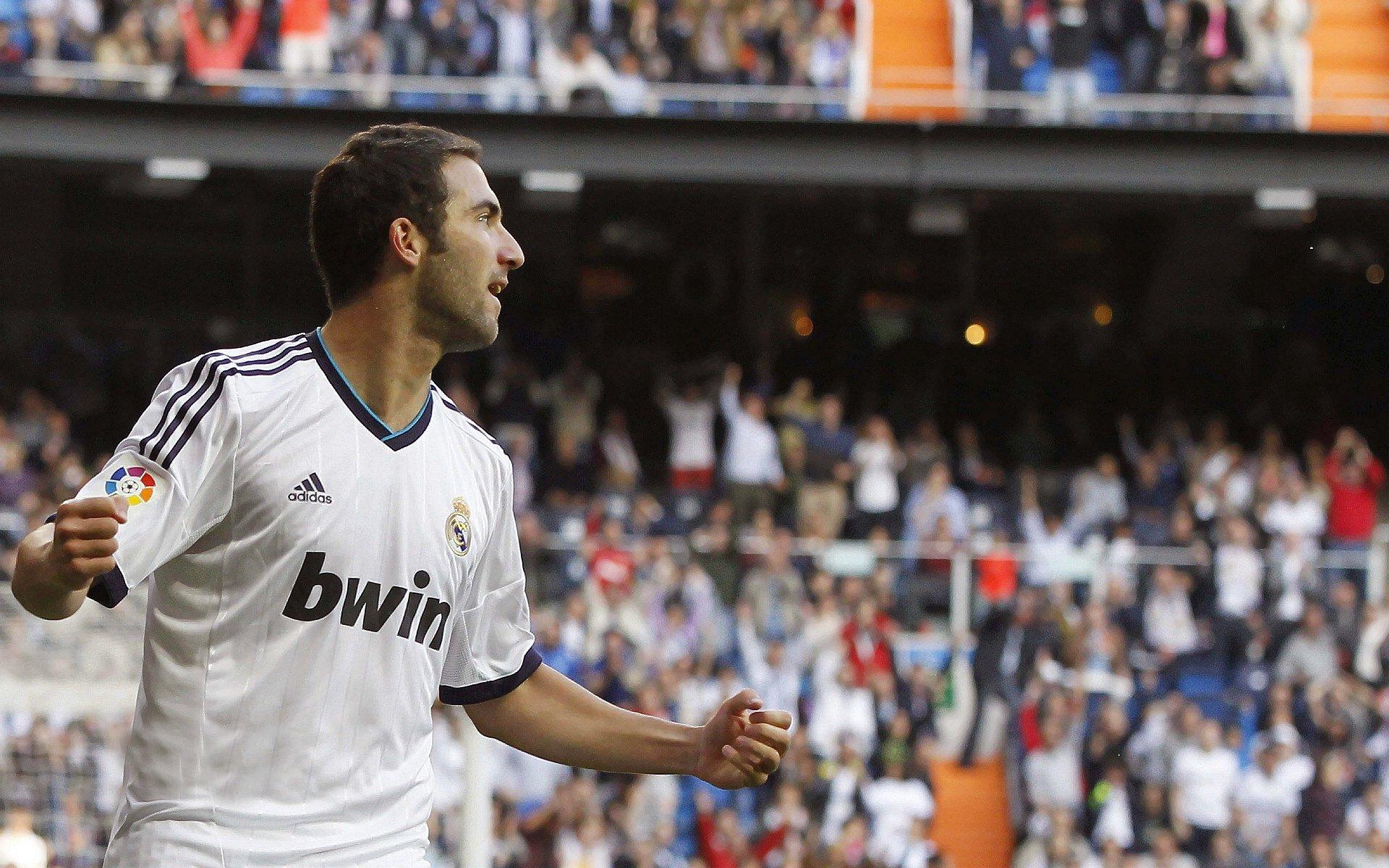 比利亚雷亚尔敲定门将特纳斯，西班牙国门今晚抵达接受体检